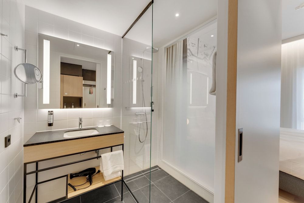 Intercityhotel Leiden Superior Double Room