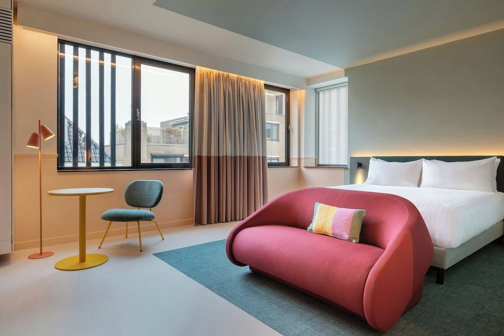The Rebyl, Nijmegen, a Tribute Portfolio Hotel Family Room, 1 King Bed 10