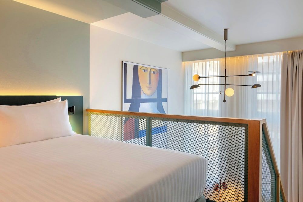 The Rebyl, Nijmegen, a Tribute Portfolio Hotel Family Room, 1 King Bed 4