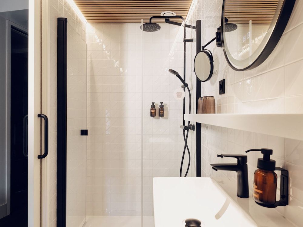 Townhouse Den Haag Deluxe Room 4