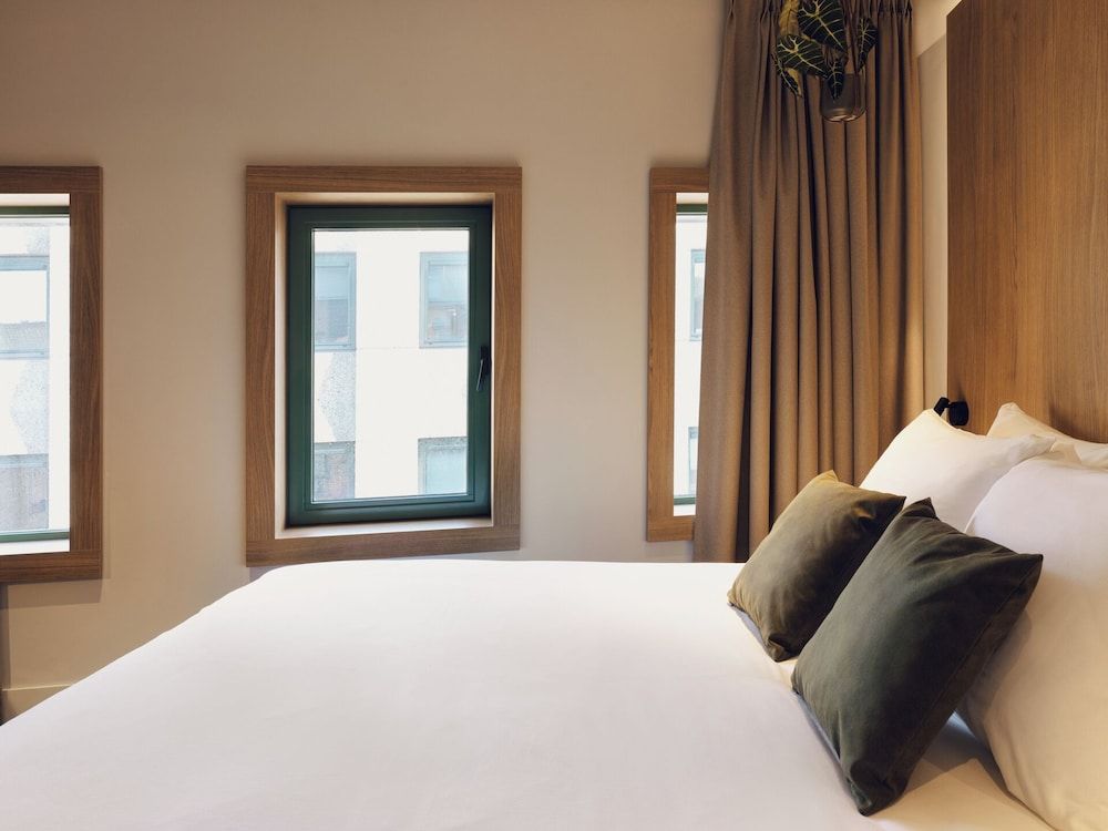 Townhouse Den Haag Deluxe Room 2