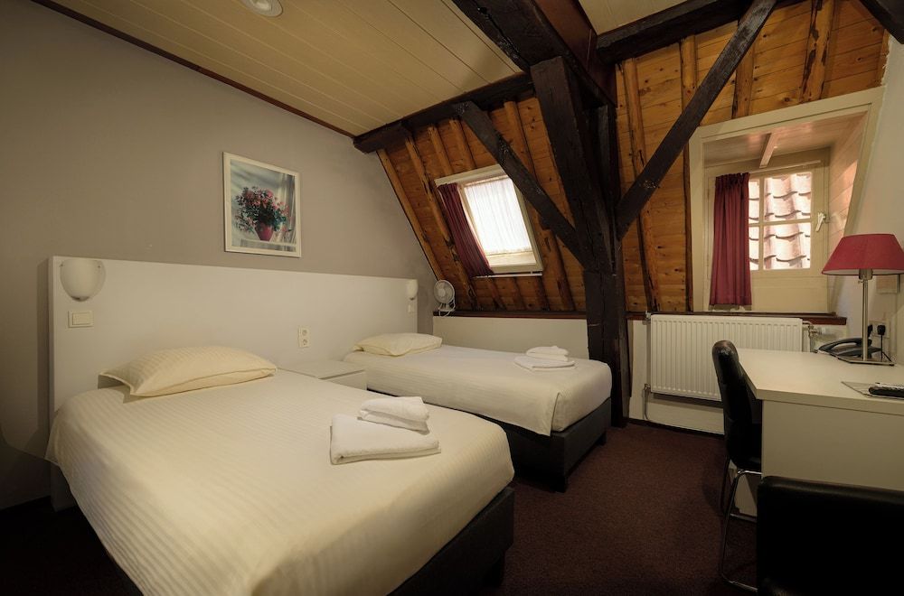 Economy Twin Room