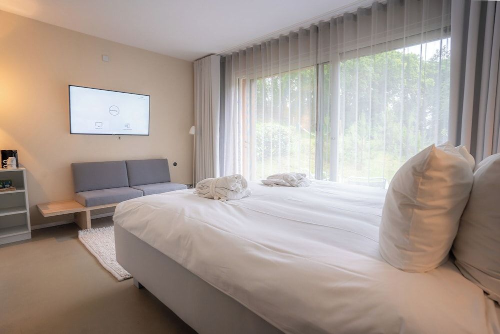 blooming Hotel Bloom and Bubble 5