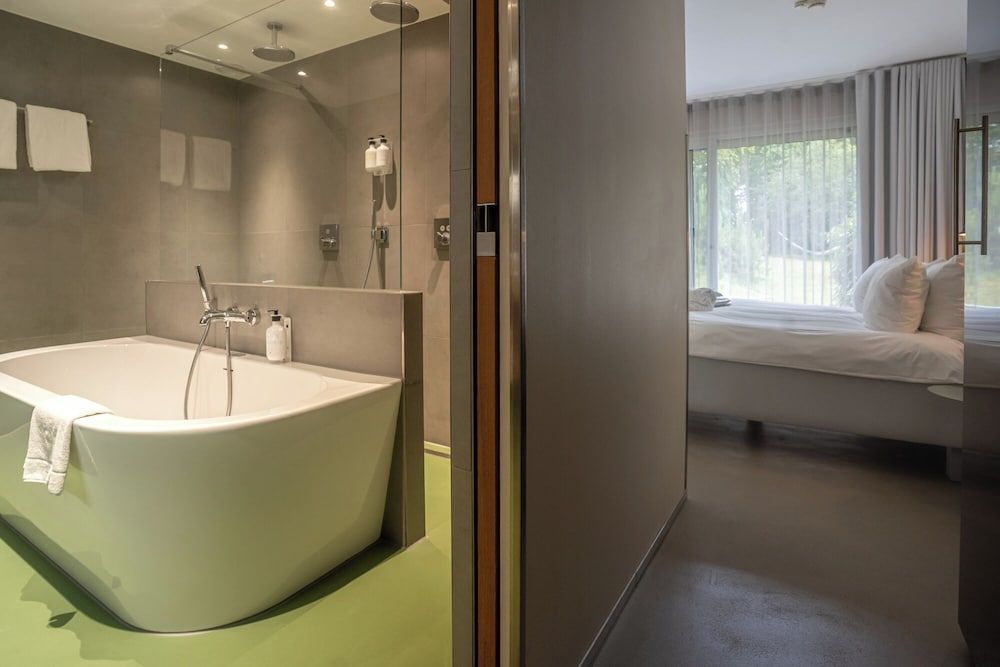 blooming Hotel Bloom and Bubble 10