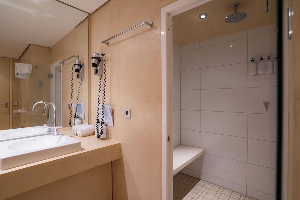 blooming Hotel Waterfront Junior Suite 7