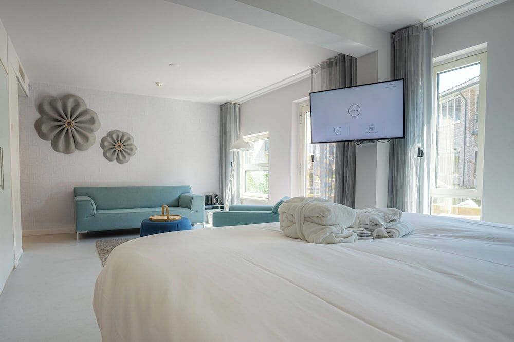 blooming Hotel Waterfront Junior Suite