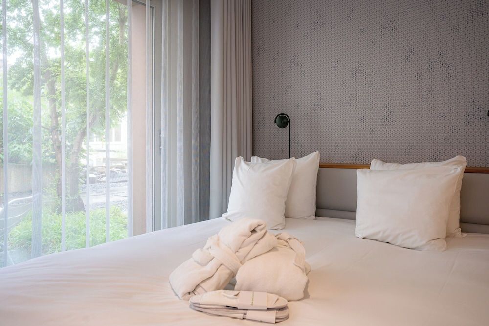 blooming Hotel Bloom and Bubble 7