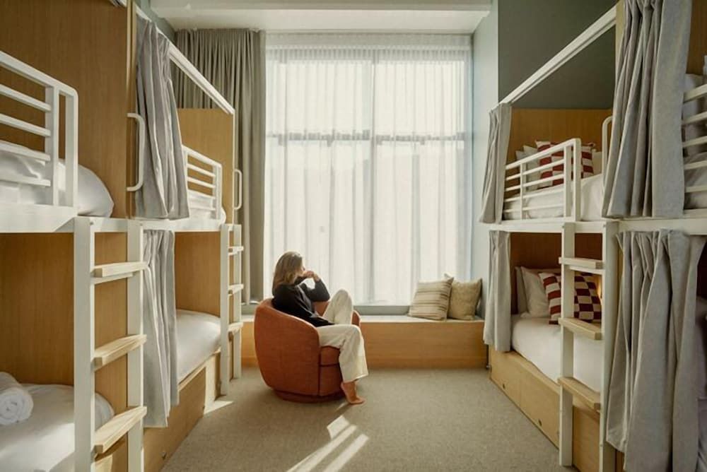 Premium Private Female Suite - 8 Bed