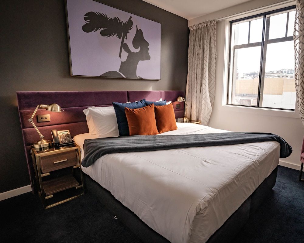 TRYP by Wyndham Wellington, Tory Street Room, 1 King Bed 2