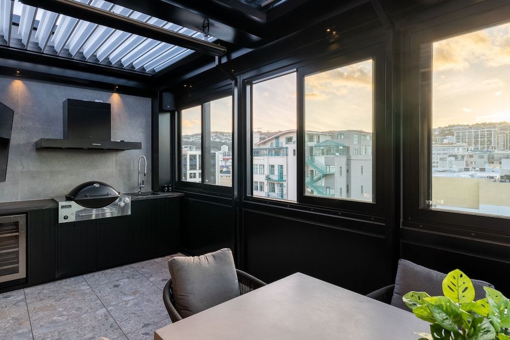 TRYP by Wyndham Wellington, Tory Street Luxury Penthouse, City View (4 King Beds) 6