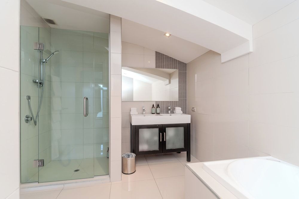 70 Tory Apartment Hotel Three Bedroom Penthouse Apartment 11