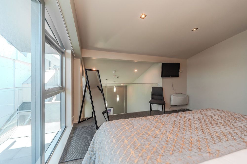 70 Tory Apartment Hotel Three Bedroom Penthouse Apartment