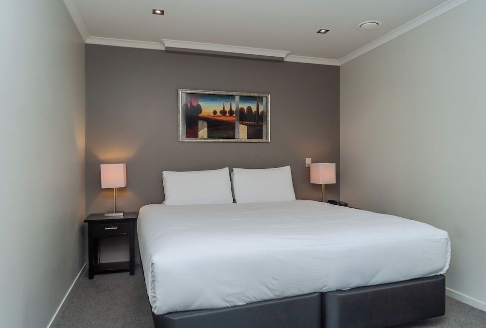 70 Tory Apartment Hotel Two Bedroom Apartment 3