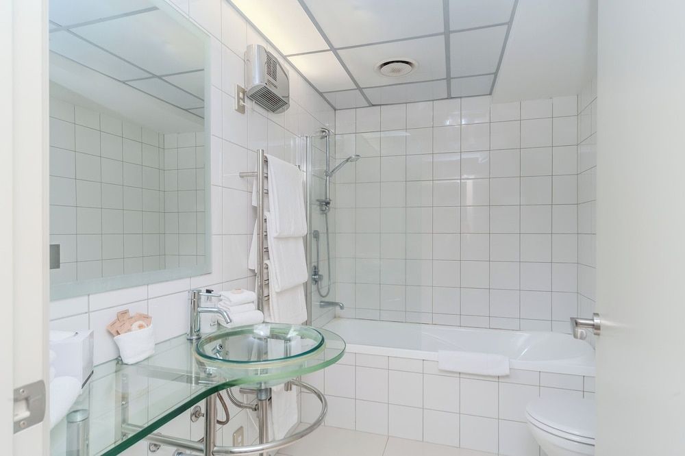 70 Tory Apartment Hotel Two Bedroom Apartment 6