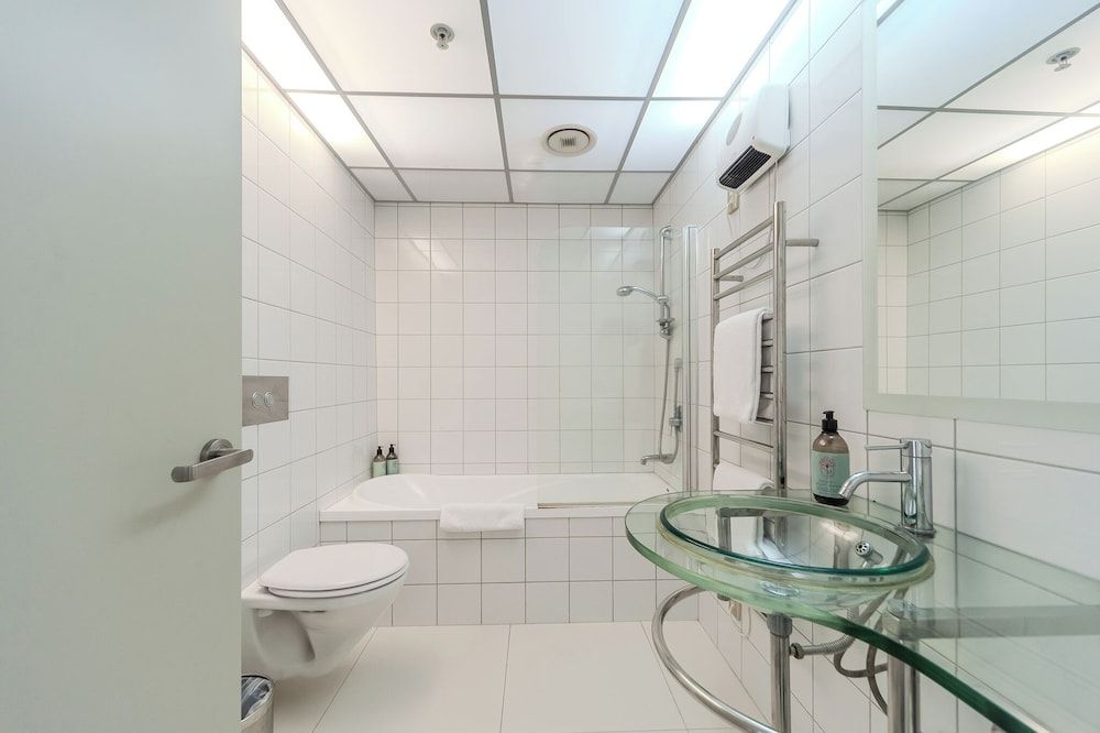 70 Tory Apartment Hotel One Bedroom Apartment 4