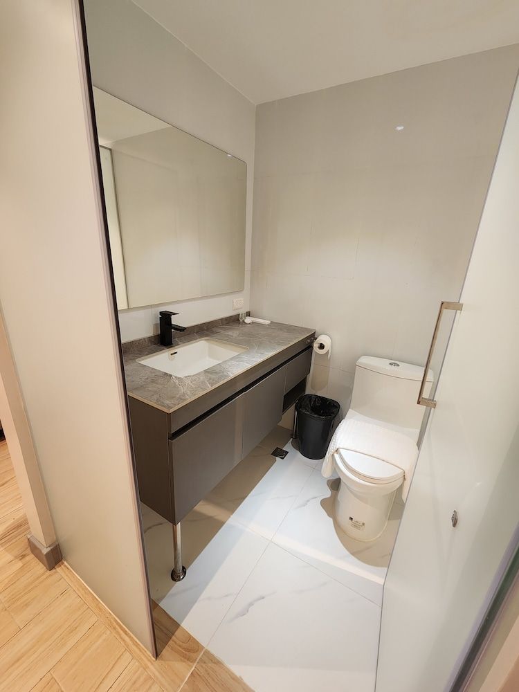 TRAVELITE EXPRESS HOTEL LA UNION Standard Room 6