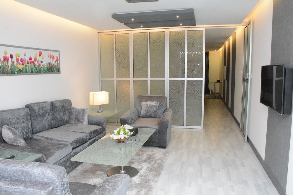 Islamabad Hotel Deluxe Suite 10