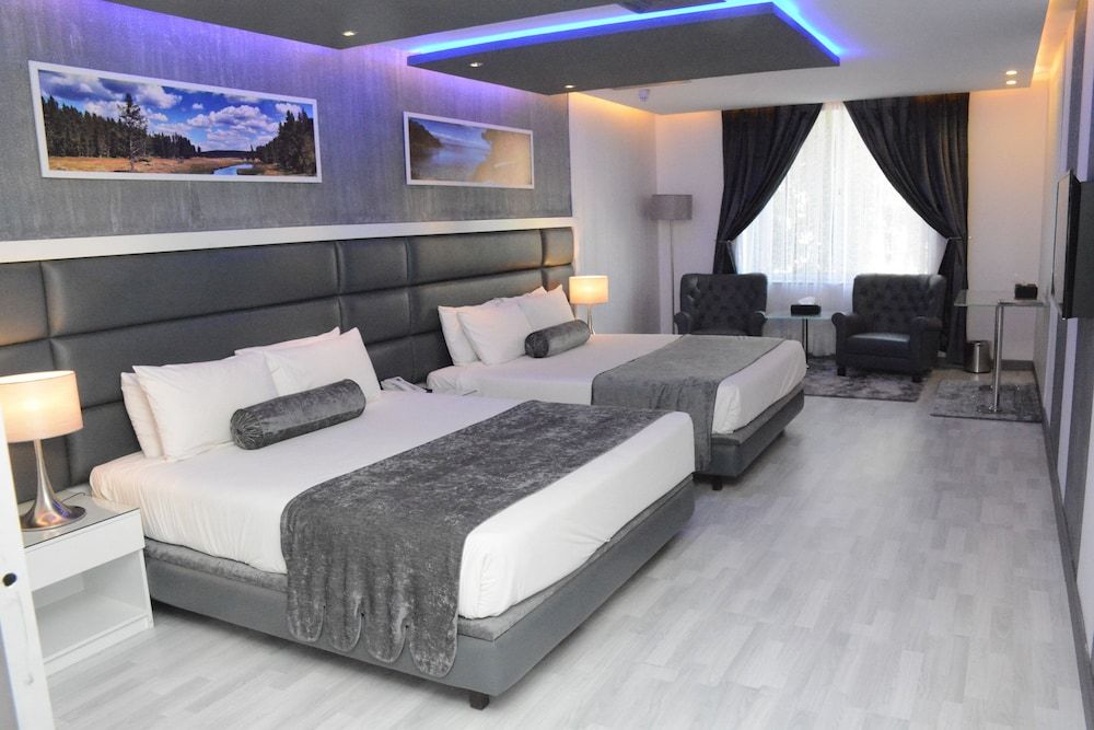 Islamabad Hotel Deluxe Suite 4