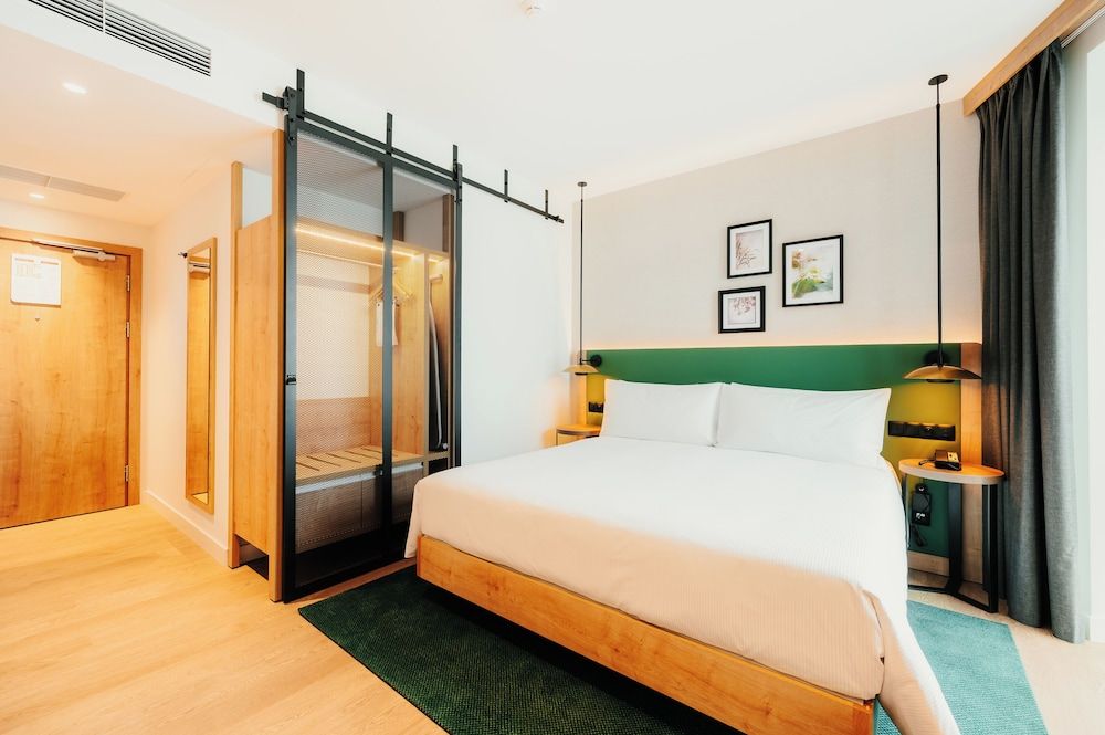 Hilton Garden Inn Radom Room, 1 King Bed with Sofa bed 5