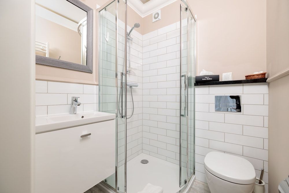 Villa Astra Baltica Room with king-size bed and balcony 16