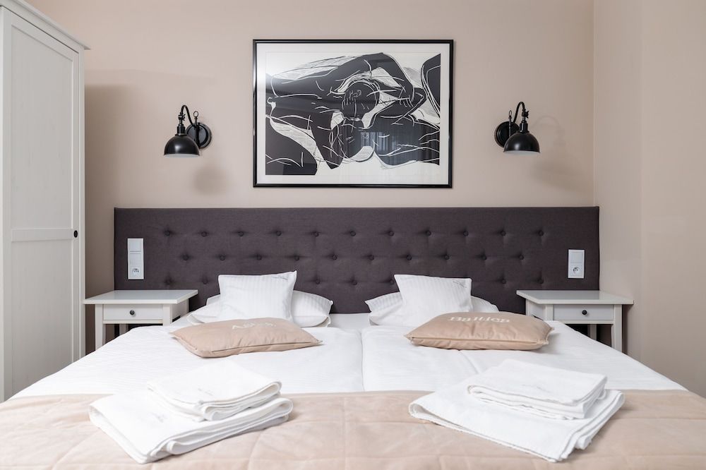 Villa Astra Baltica Room with king-size bed and balcony 7