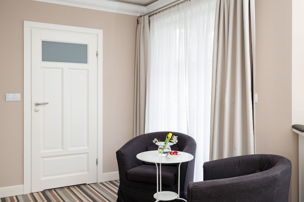 Villa Astra Baltica Room with king-size bed and balcony 19