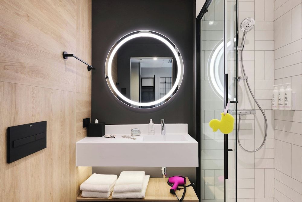 Moxy Warsaw City Room, 2 Twin Beds 5