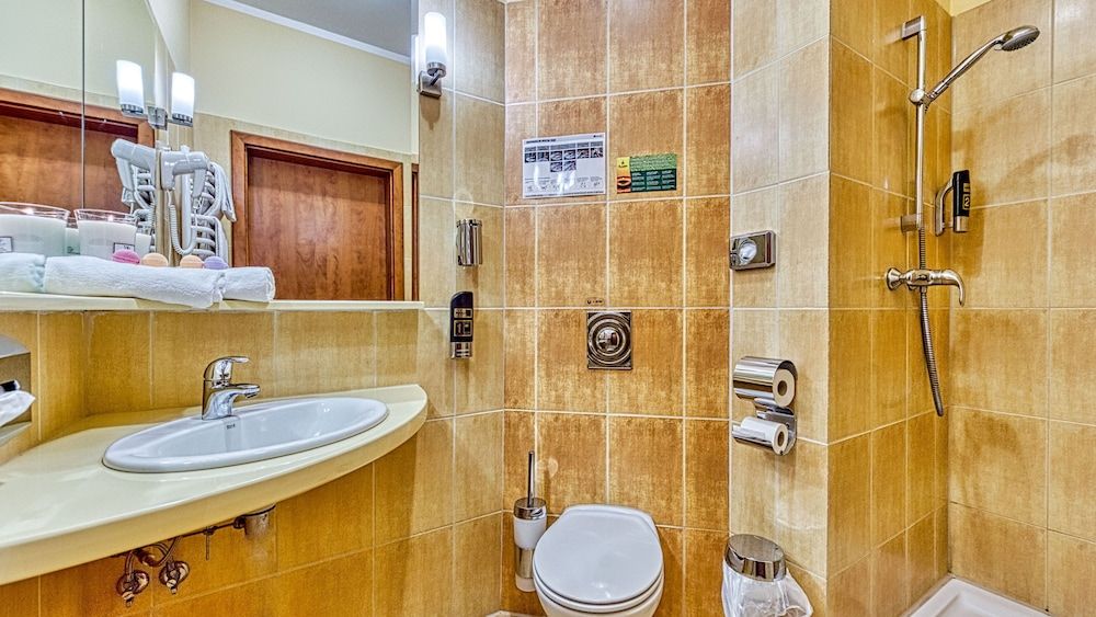 Economy Triple Room