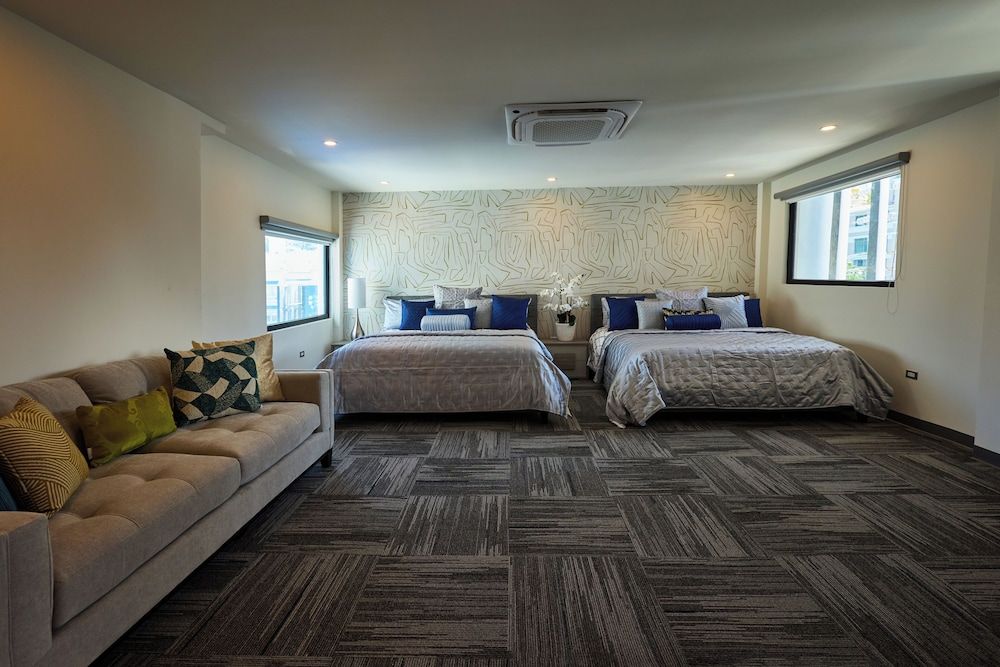 Luxury Studio Suite, 1 Bedroom, Kitchenette, City View