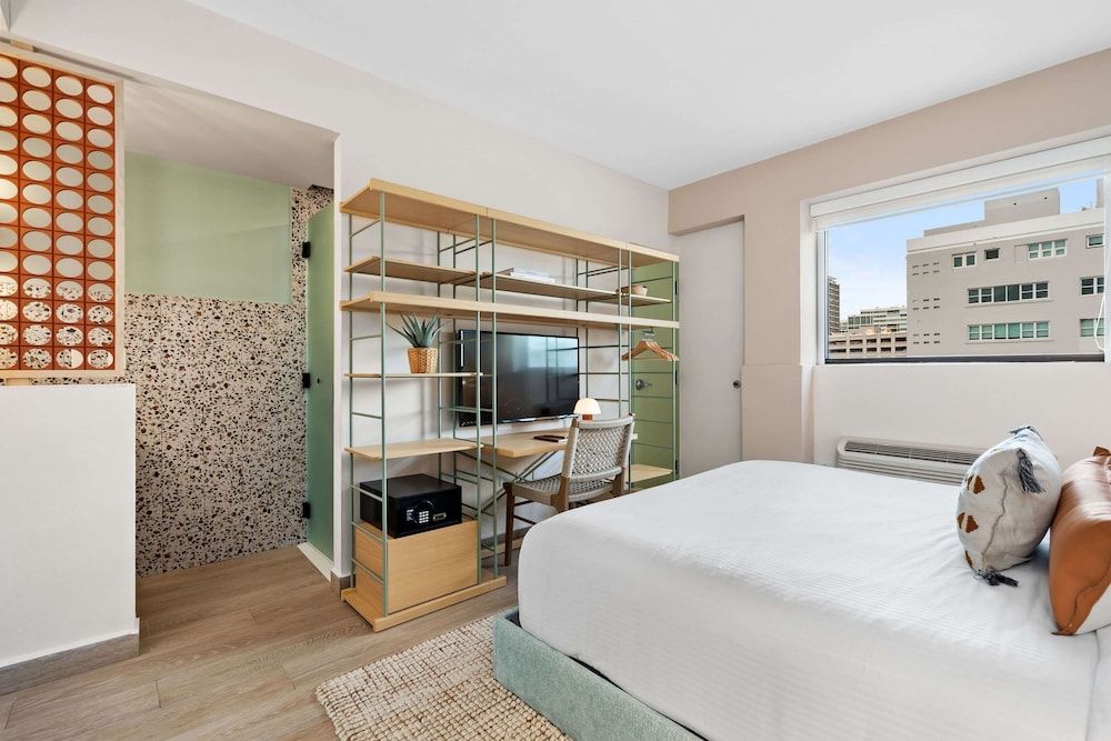 2 Bedroom Apartment East with balcony