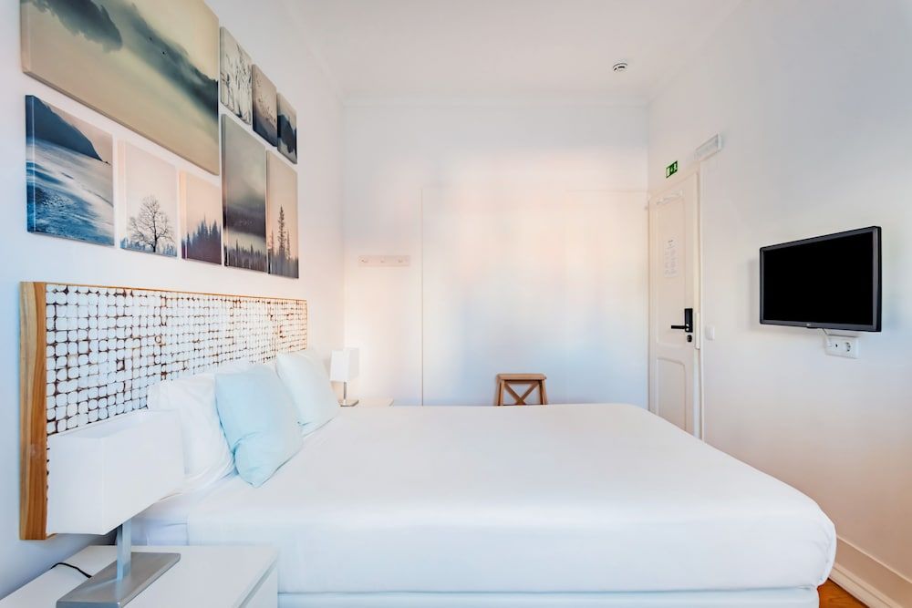 Basic Double Room, Shared Bathroom