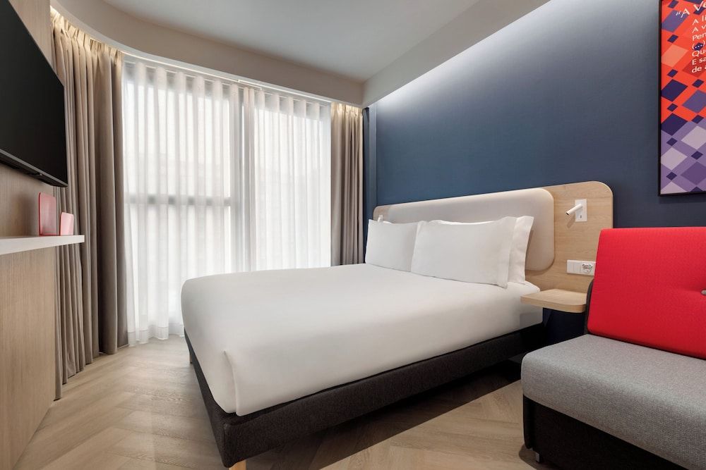 Standard Room, 1 King Bed with Sofa bed, Accessible (Free Breakfast)