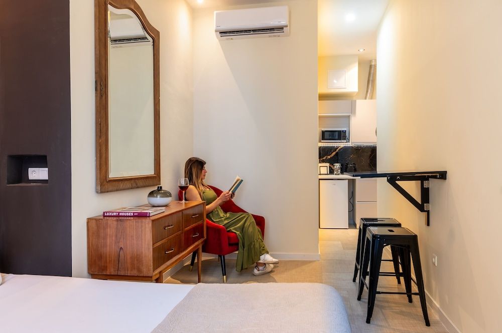 Lisbon Studios Deluxe Studio Suite, Jetted Tub 8