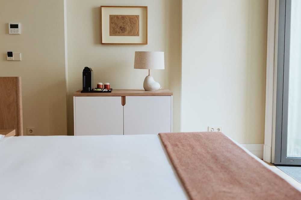 NINE DOTS Azorean Art Boutique Hotel Premium Room 6