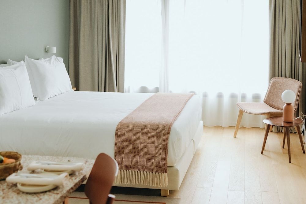 NINE DOTS Azorean Art Boutique Hotel Standard Room 2