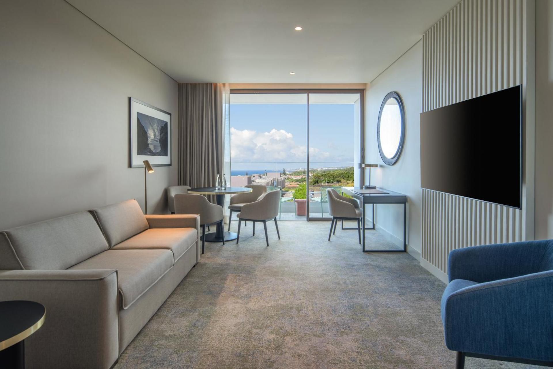 KING ONE BEDROOM SUITE