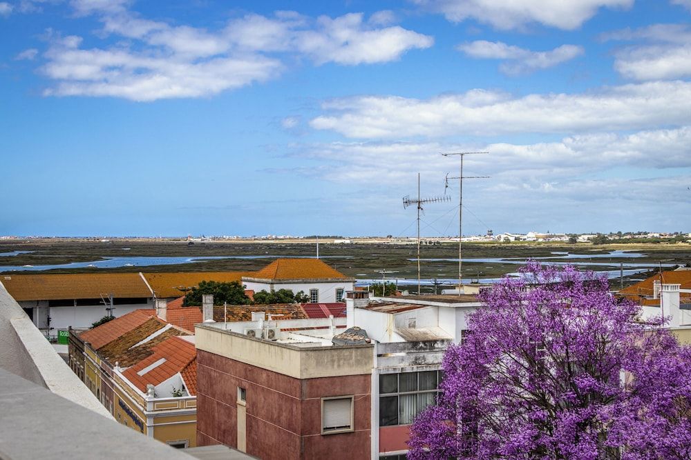 Roots Hotel Superior Studio, Terrace, City View (Rooftop) 4