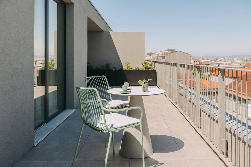 Superior Studio, City View
