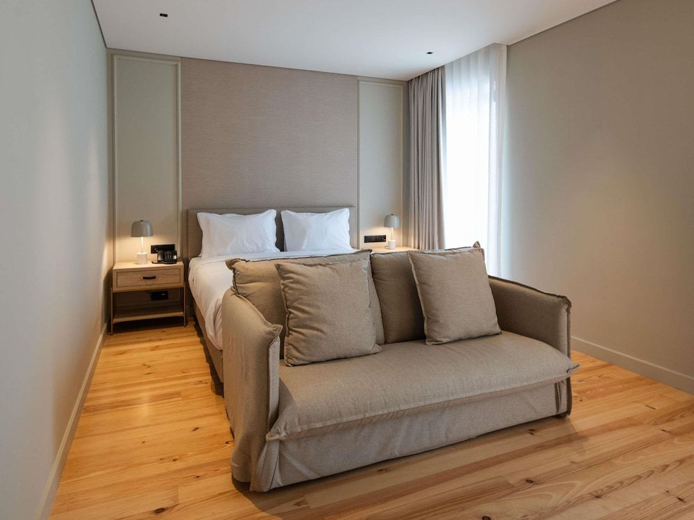 Family Room (Superior)