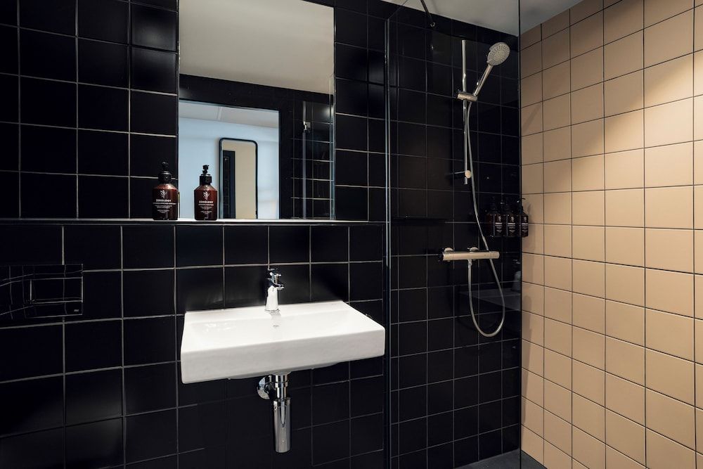 The Social Hub Porto Executive Room 3