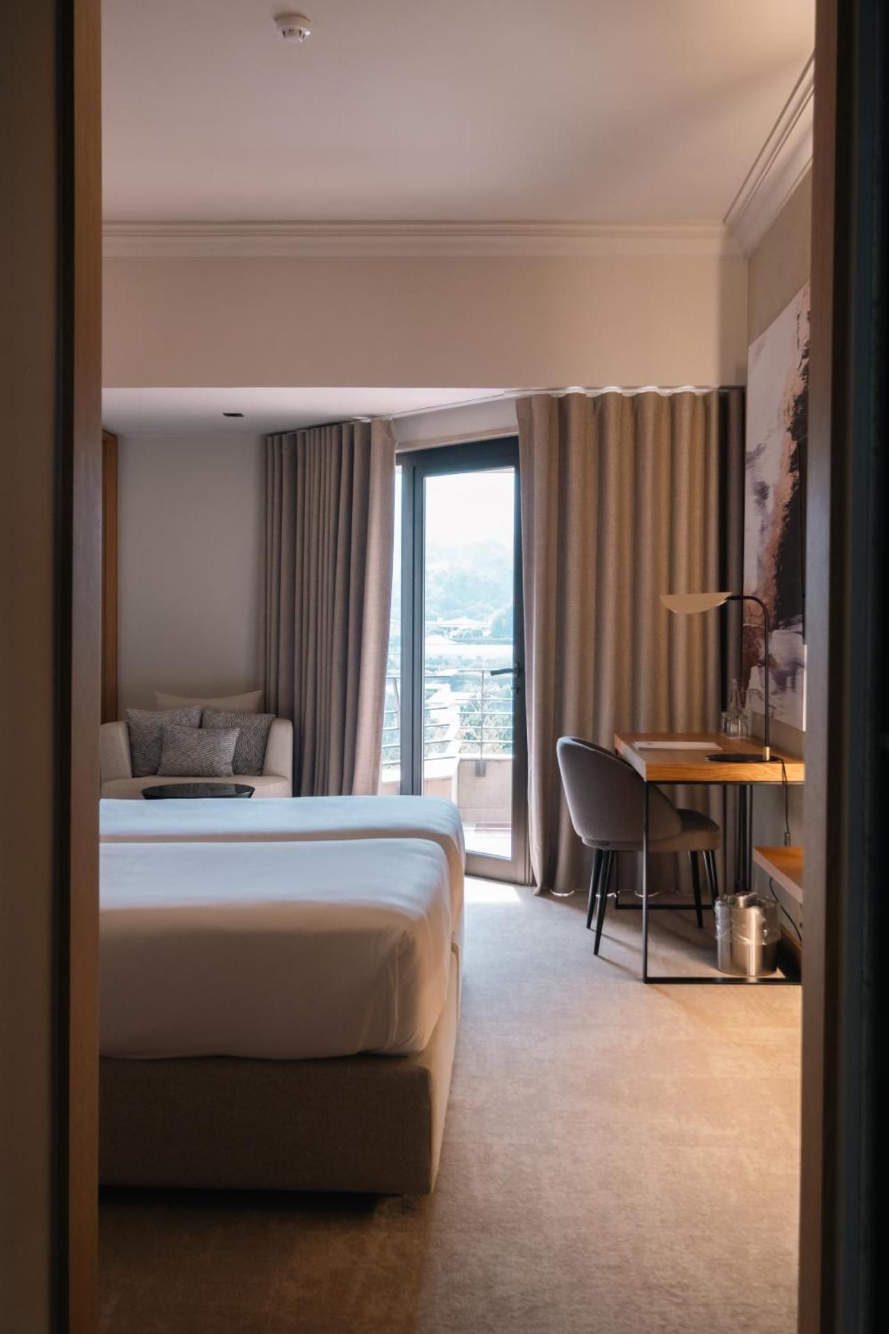 Superior Twin Room with Mountain View
