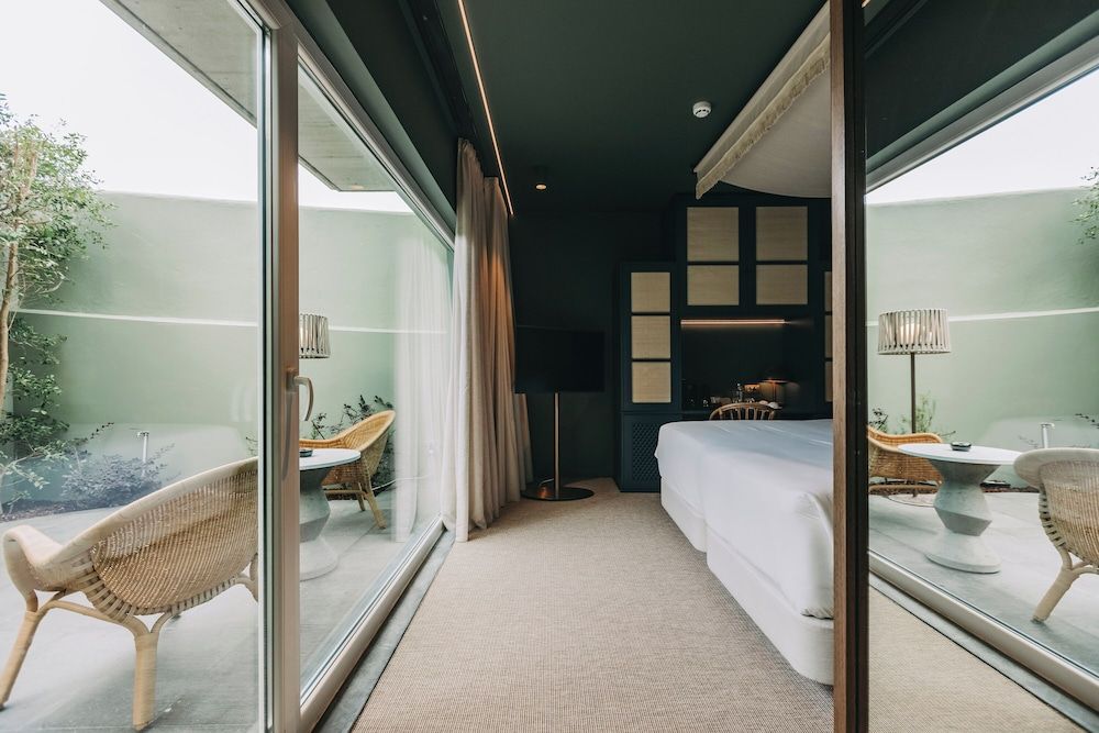 Torel Terra Brava Executive Superior with Jacuzzi 9