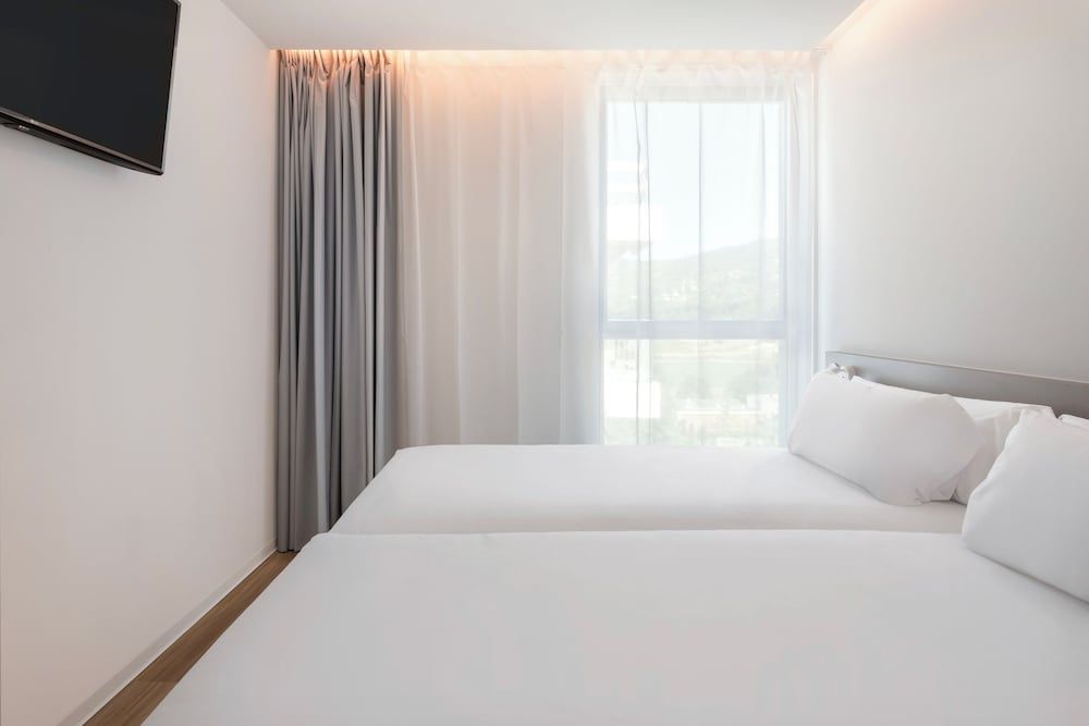 B&B Hotel Santo Tirso Standard Twin Room 2