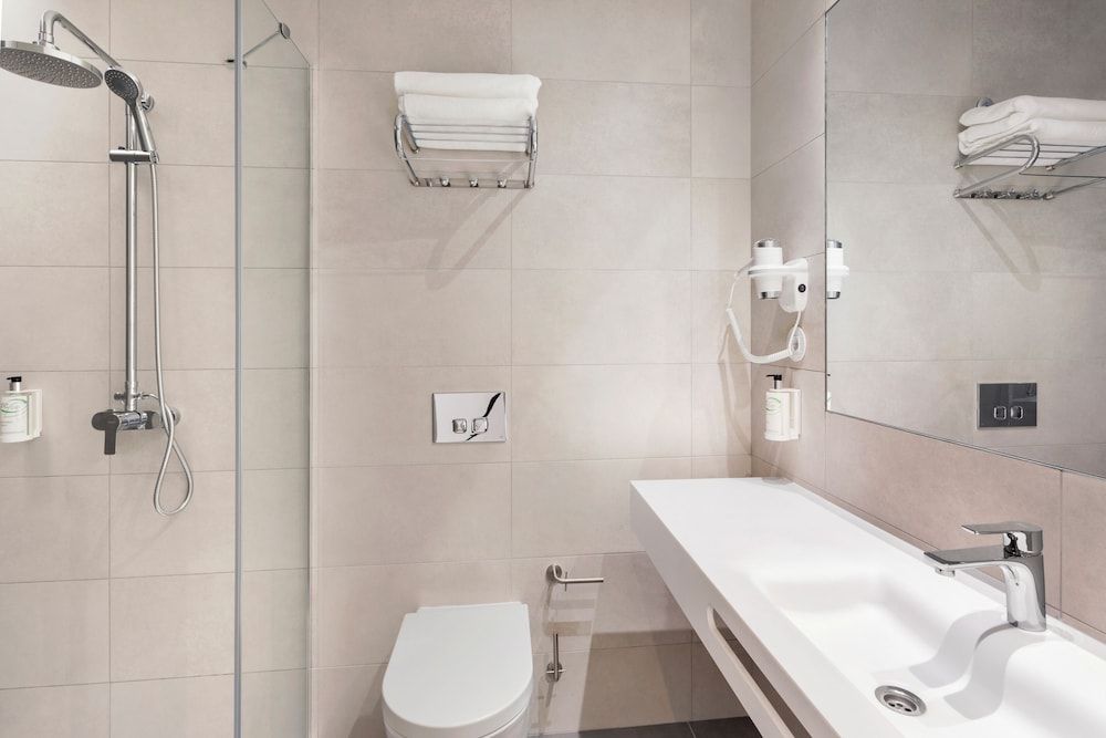 B&B Hotel Lisboa Oeiras Twin Room 3