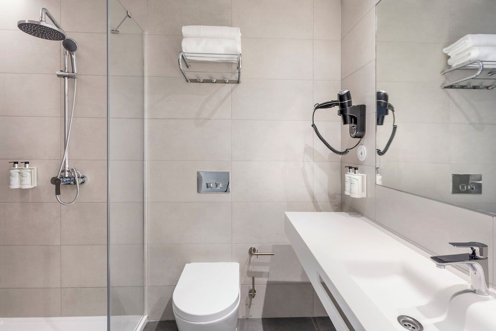 B&B Hotel Lisboa Oeiras Family Room 4