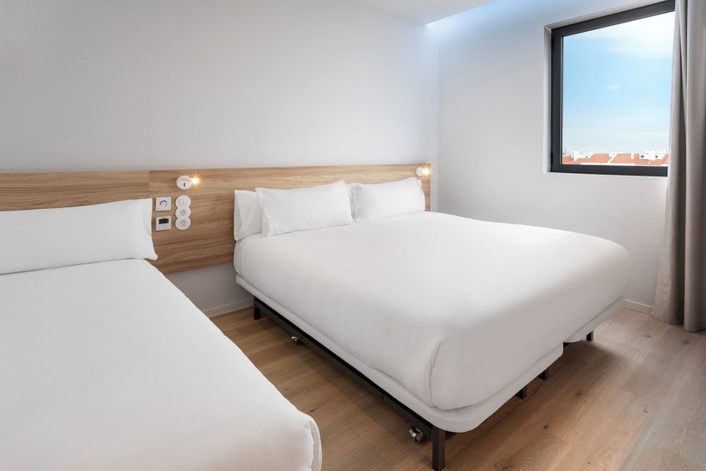 B&B Hotel Lisboa Oeiras Family Room 3