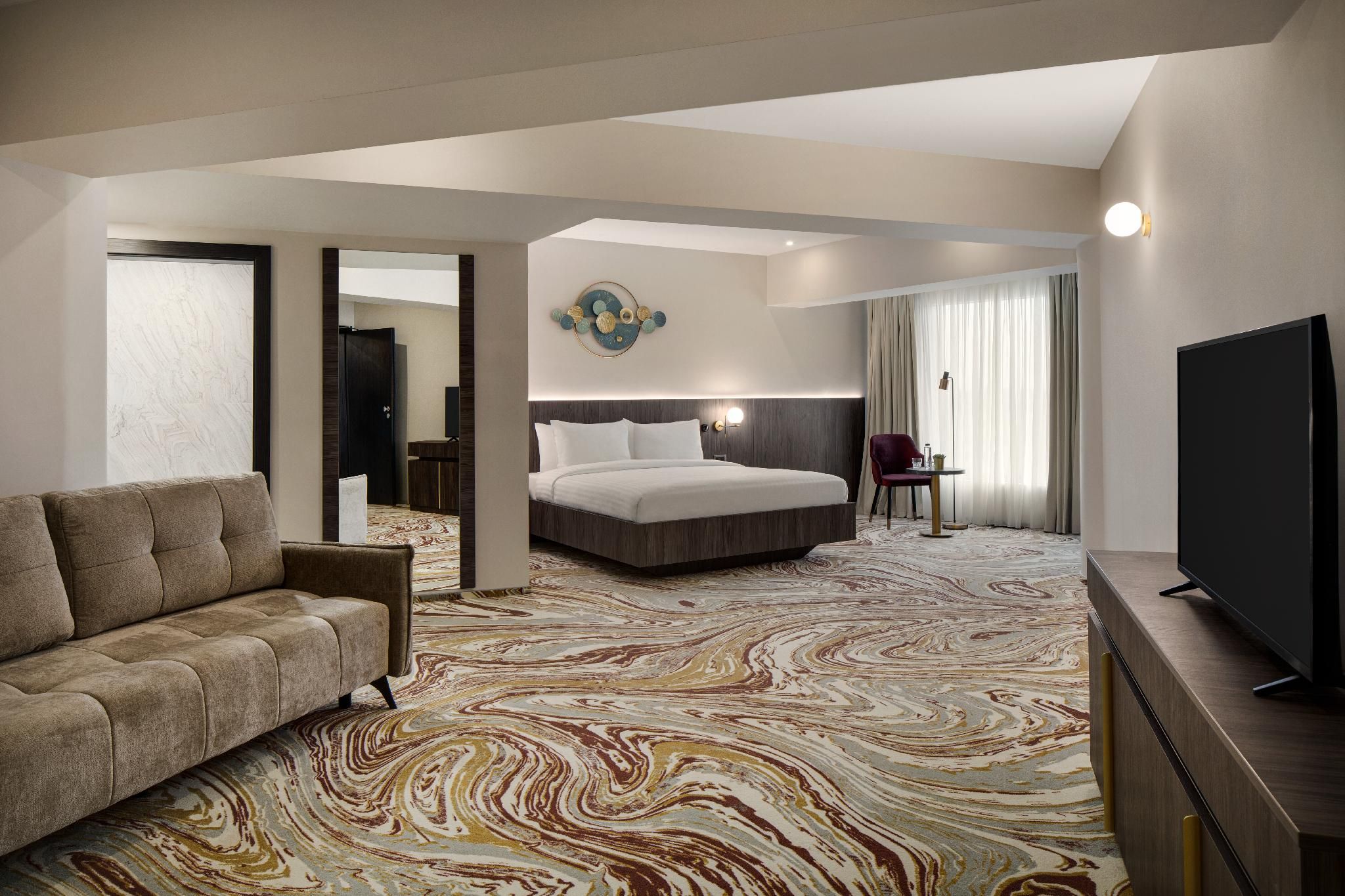 1 King Bed, Junior Suite