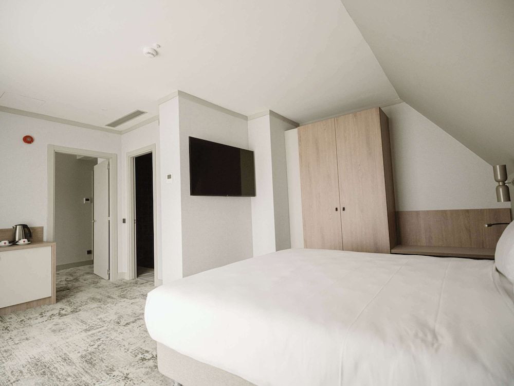 Mercure Sibiu Arsenal Room, 1 King Bed (Privilege) 3