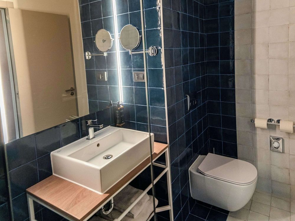 Mercure Sibiu Arsenal Room, 1 King Bed (Privilege) 7