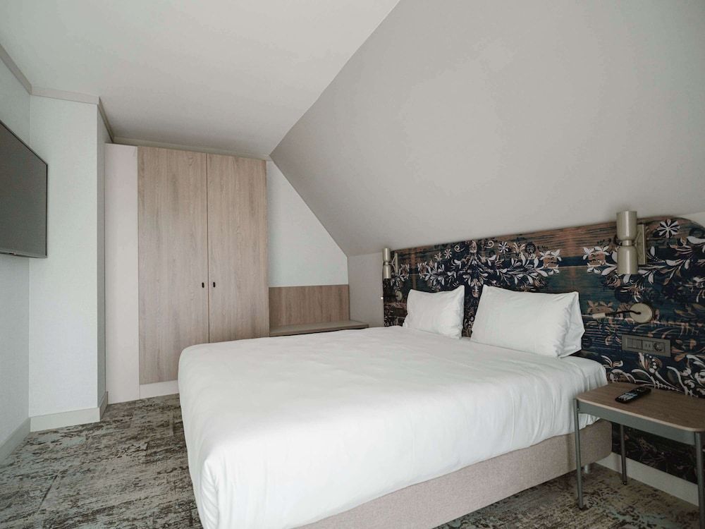 Mercure Sibiu Arsenal Room, 1 King Bed (Privilege) 2